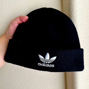 EUC adidas beanie